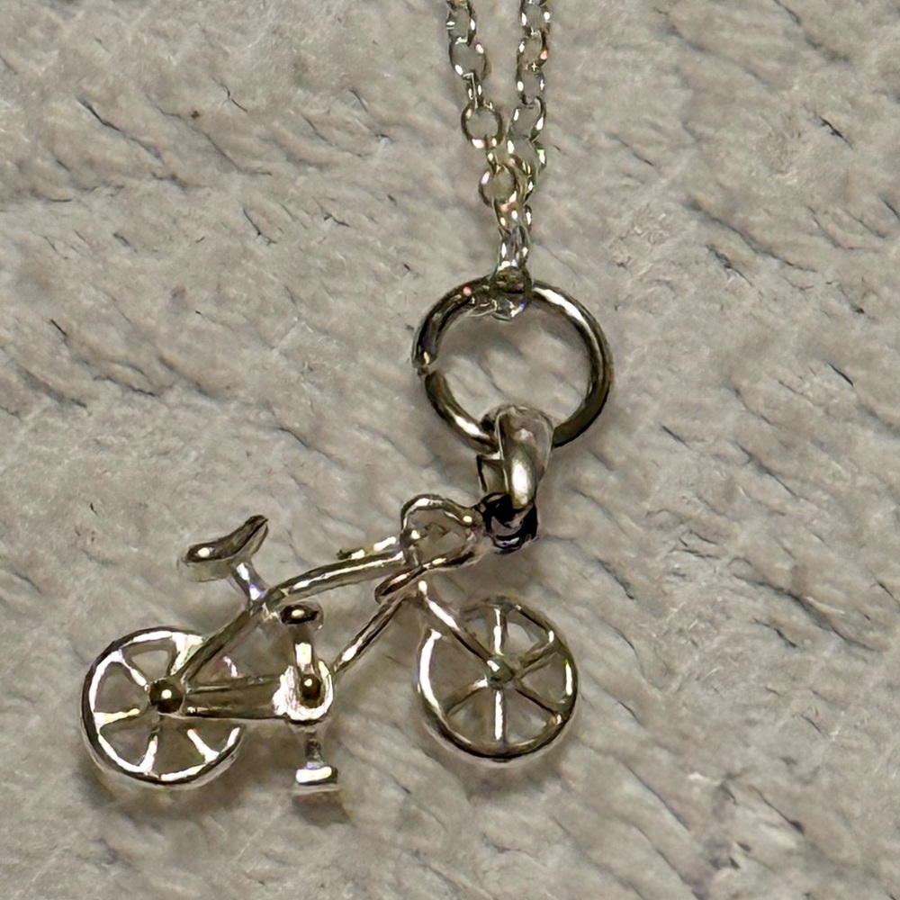 Necklace & pendant / charm - bicycle - sterling silver. Great condition. 18-20” - Picture 6 of 10